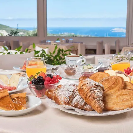 Hotel Rocce Sarde 4*