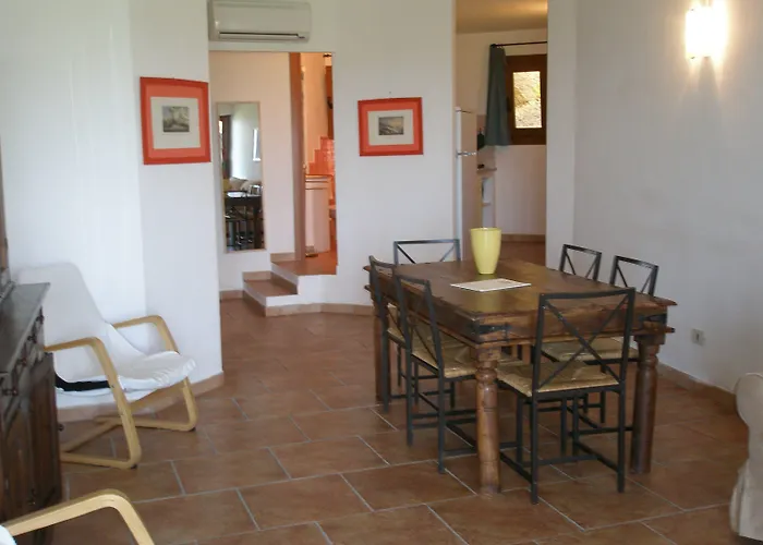 Rocce Sarde ホテル サン・パンタレオ